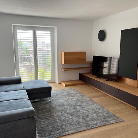 Zimmer & Appartements Am Schlossplatz Хоэнемс Номер фото