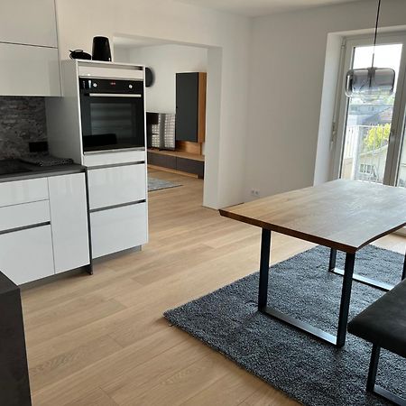 Zimmer & Appartements Am Schlossplatz Хоэнемс Номер фото