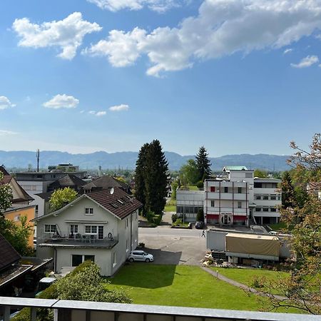 Zimmer & Appartements Am Schlossplatz Хоэнемс Номер фото