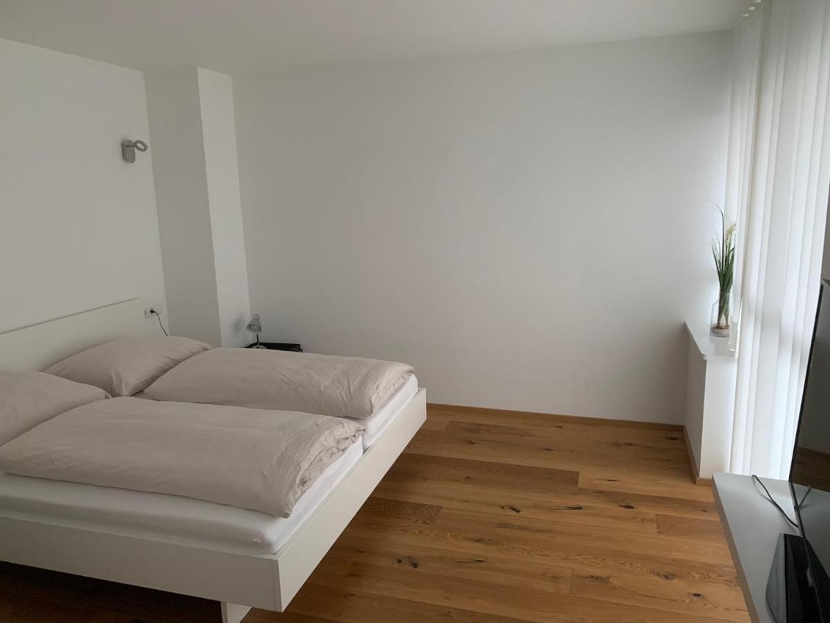 Zimmer & Appartements Am Schlossplatz Хоэнемс Экстерьер фото