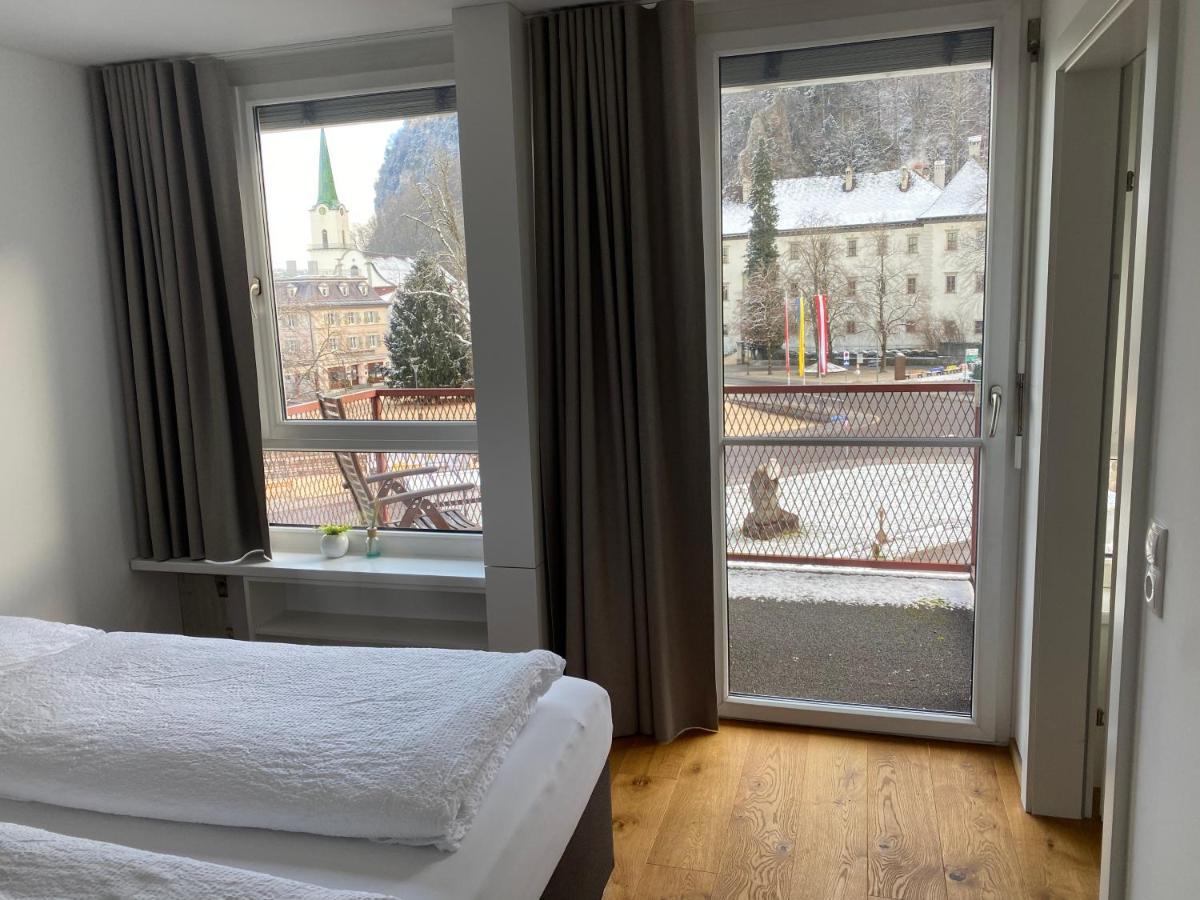 Zimmer & Appartements Am Schlossplatz Хоэнемс Экстерьер фото