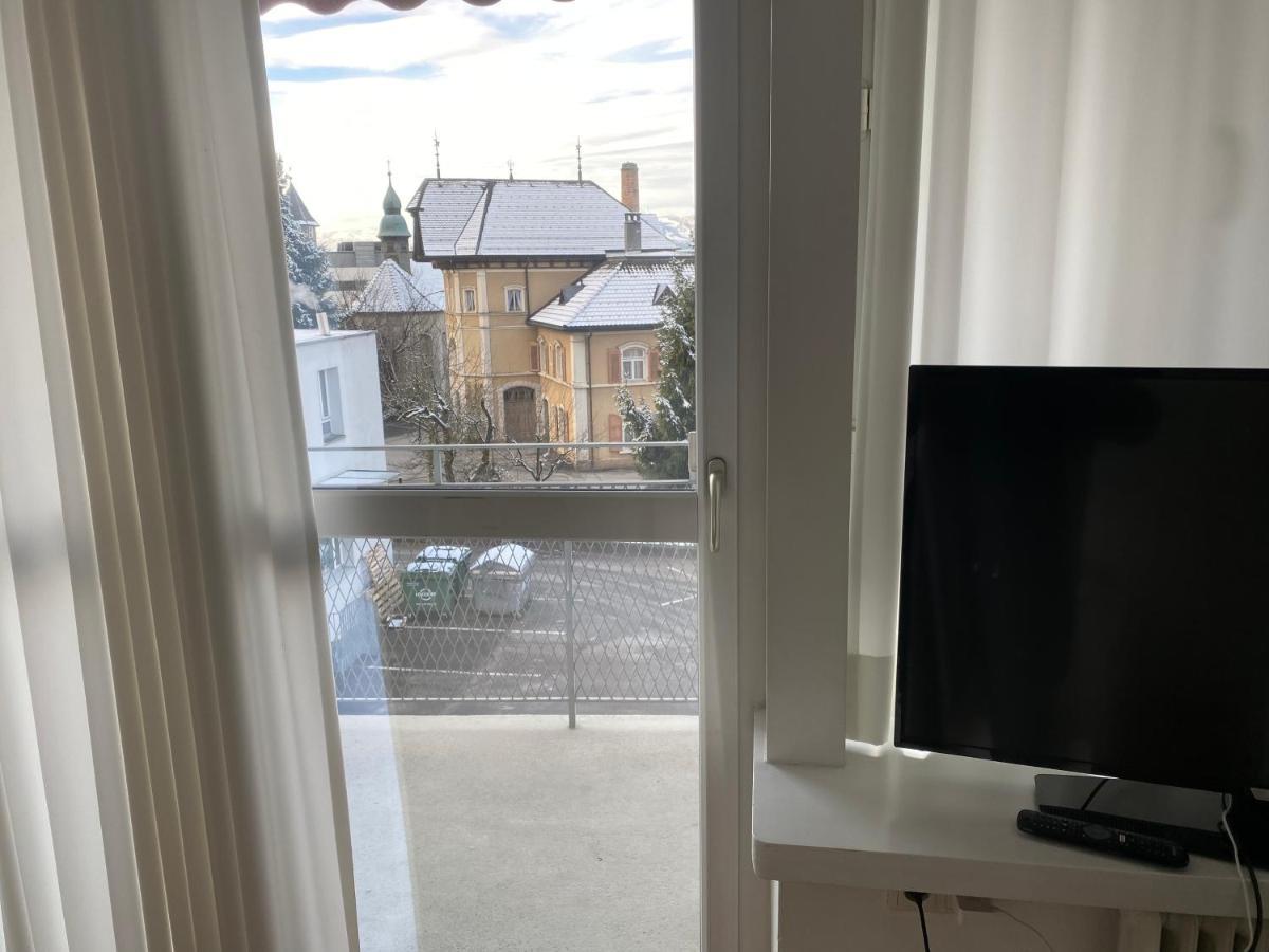Zimmer & Appartements Am Schlossplatz Хоэнемс Экстерьер фото