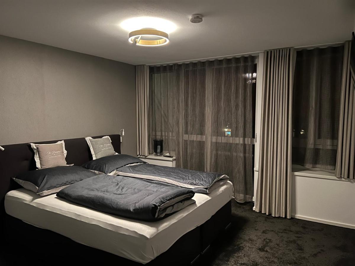 Zimmer & Appartements Am Schlossplatz Хоэнемс Экстерьер фото