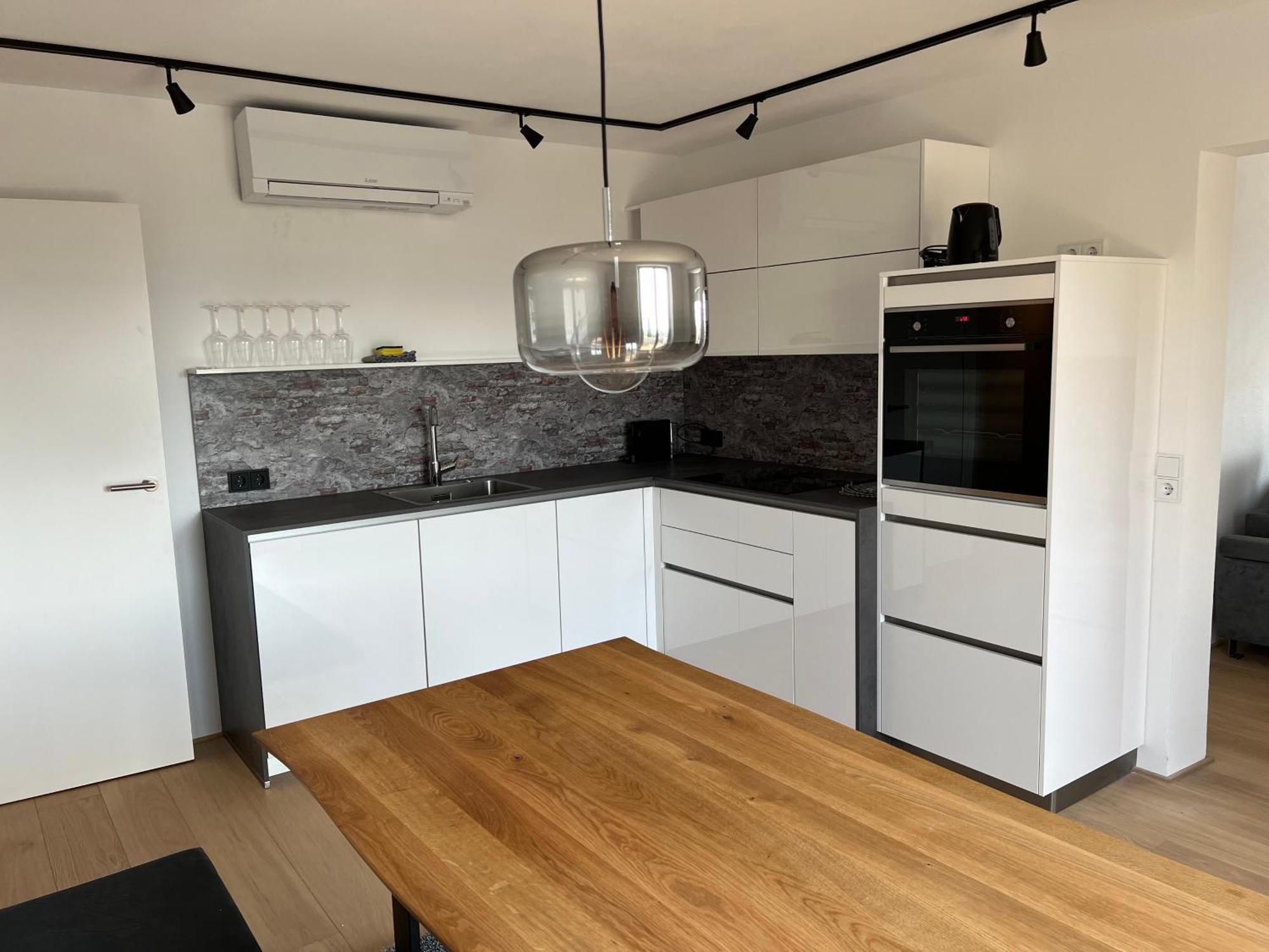 Zimmer & Appartements Am Schlossplatz Хоэнемс Номер фото