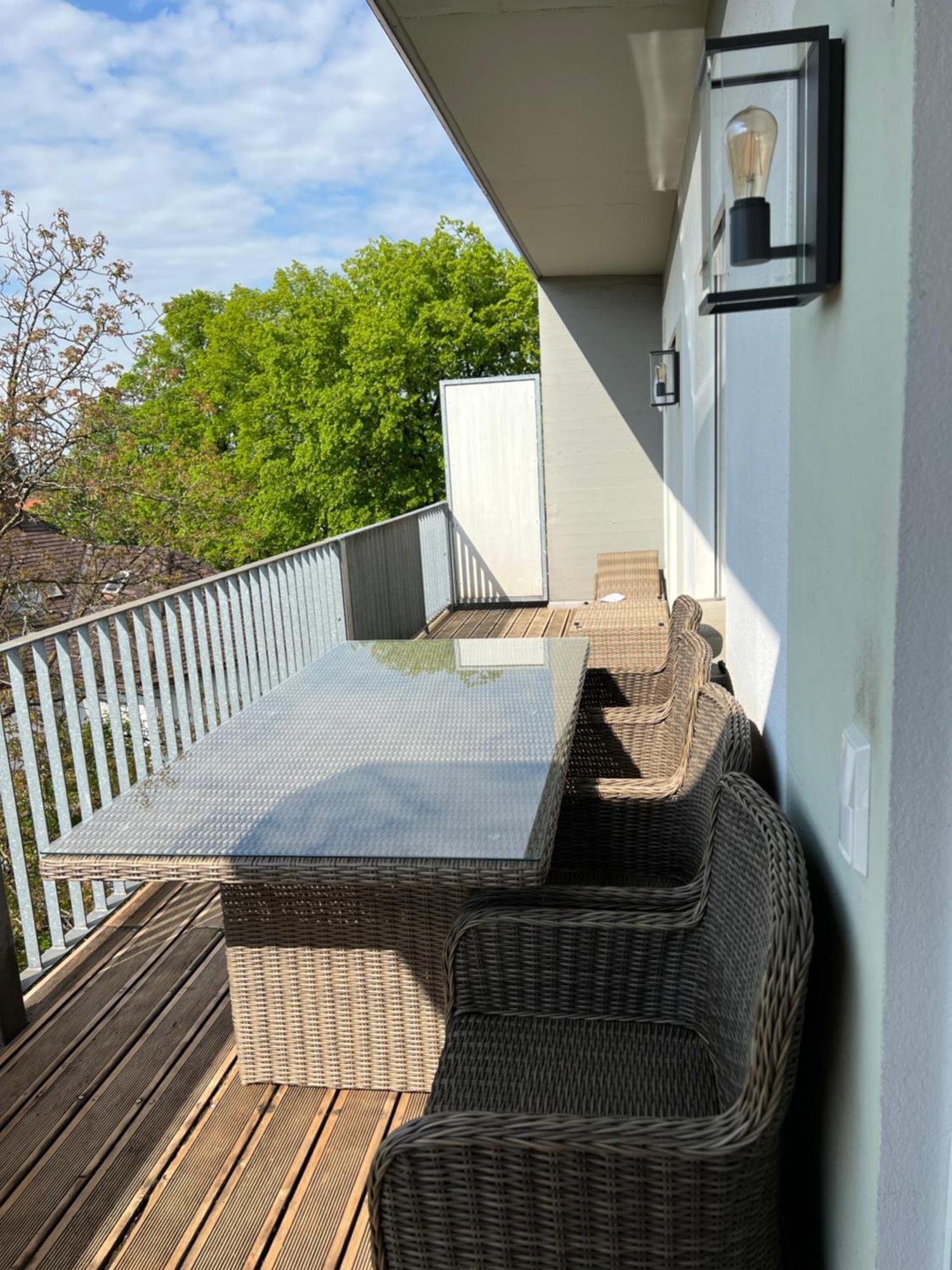 Zimmer & Appartements Am Schlossplatz Хоэнемс Номер фото