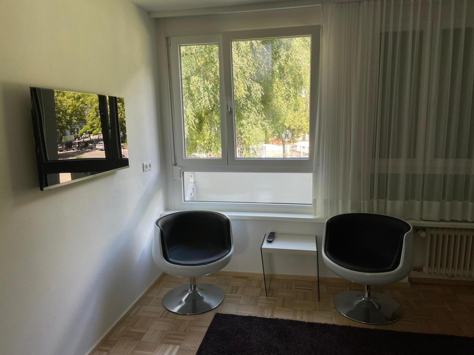 Zimmer & Appartements Am Schlossplatz Хоэнемс Номер фото